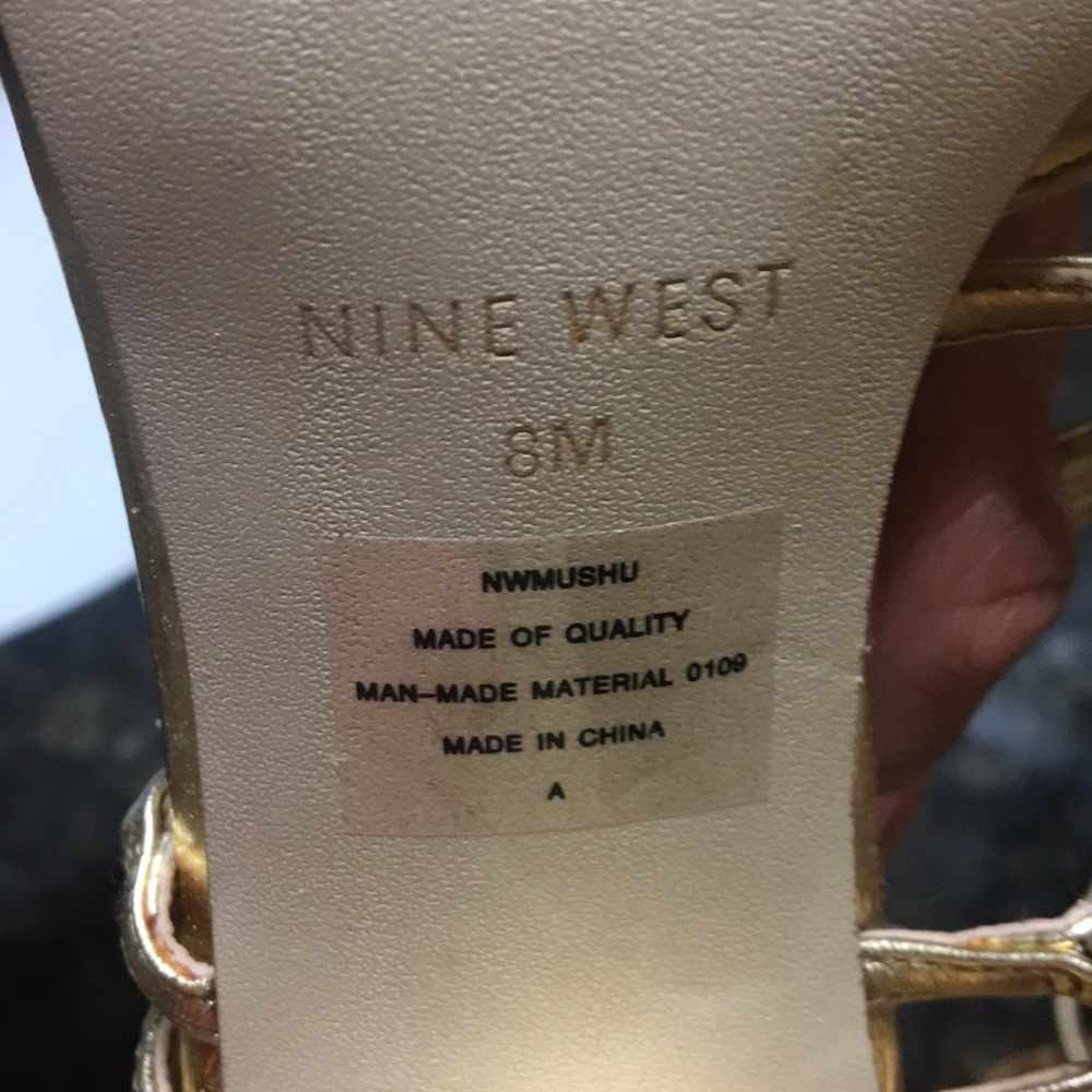Not for sale                                                      Golden heels - Picture 4 of 8